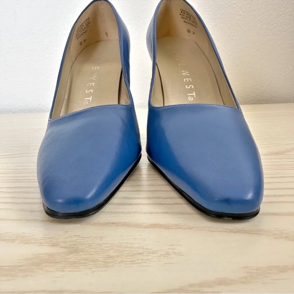 Nine West Vintage 90s Style Closed Toe Slip In Basic Pumps Sky Blue Size 5.5